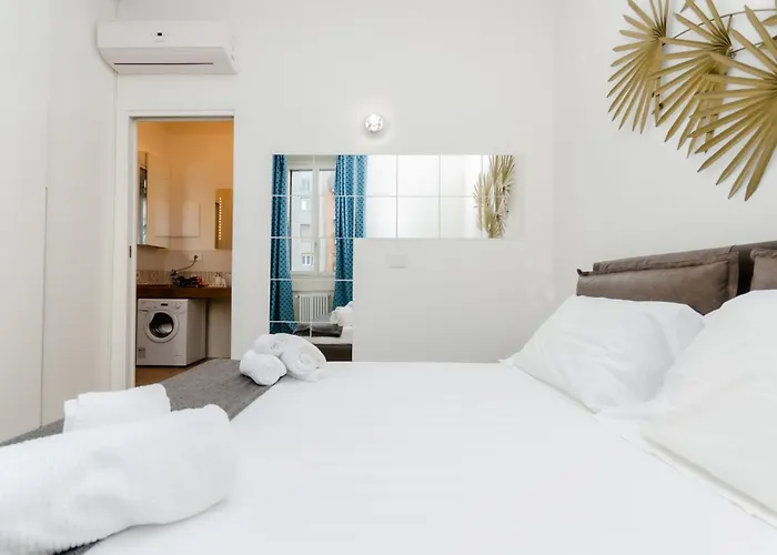 Apartment Vivimihome Modern Flat Bosco Verticale Milan